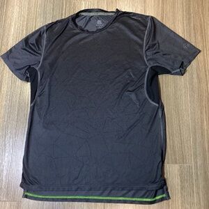 Champion Black Short Sleeve T-Shirt – Size M –‎ Classic Athletic Tee